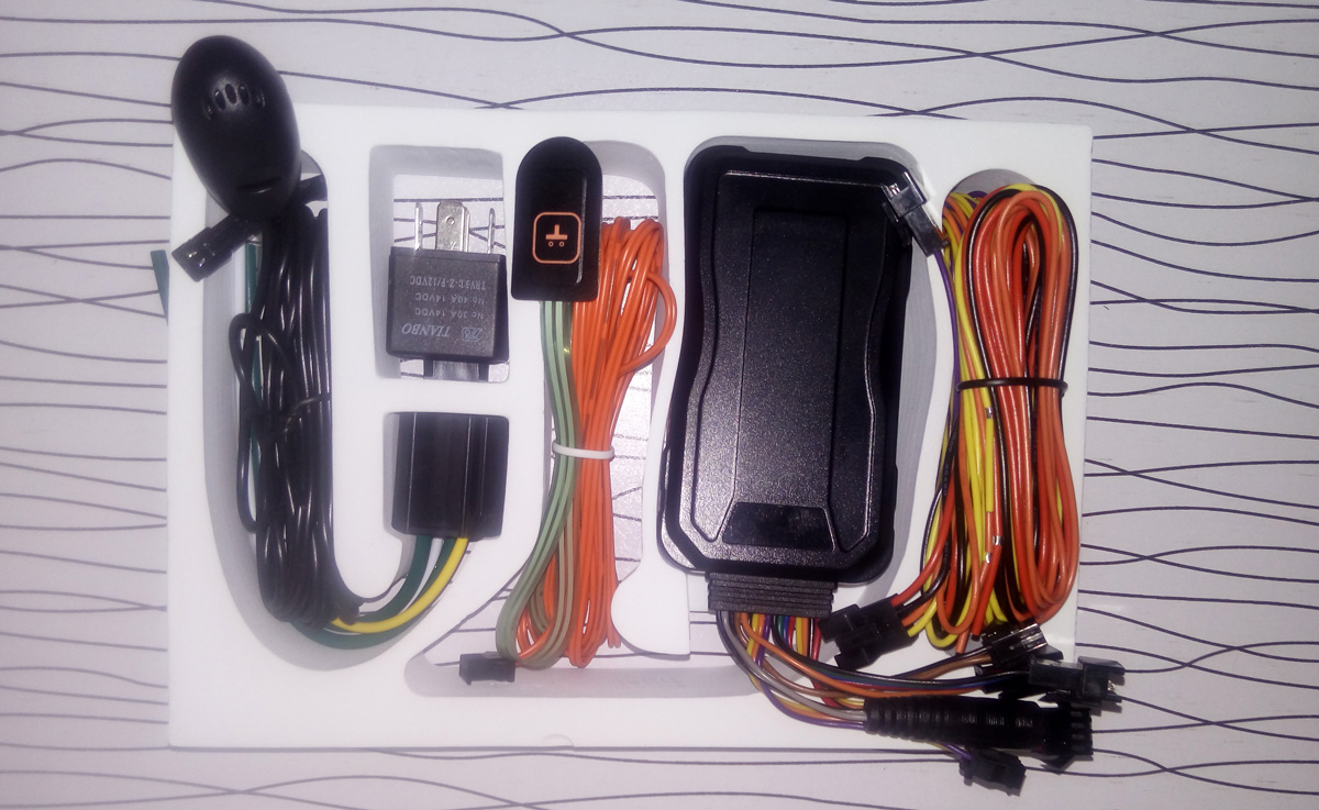 ردیاب خودرو ردیابی خودرو ردیاب ماشین دزدگیر جی پی اس دار ردیاب GPS قیمت ردیاب جی پی اس ردیاب مخفی خودرو